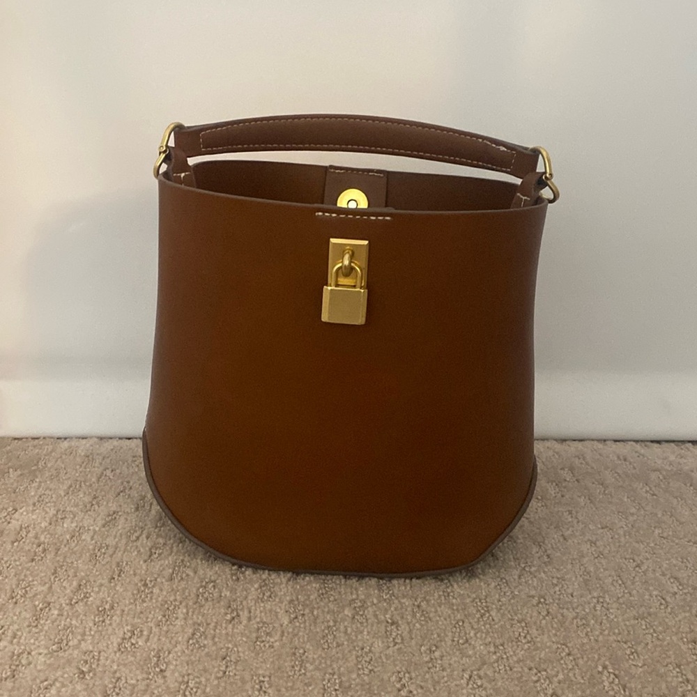 Mango bucket tote